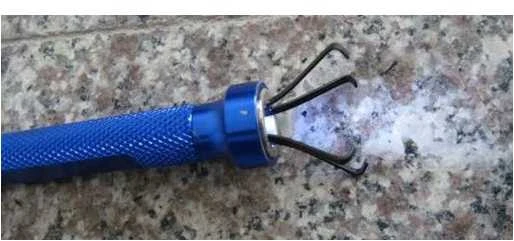 Lankstus magnetas 610mm su LED diodu irvišsistumiančiu griebtuvu