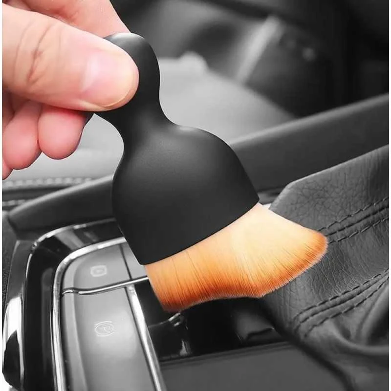 Šepetėlis automobilio salono valymui