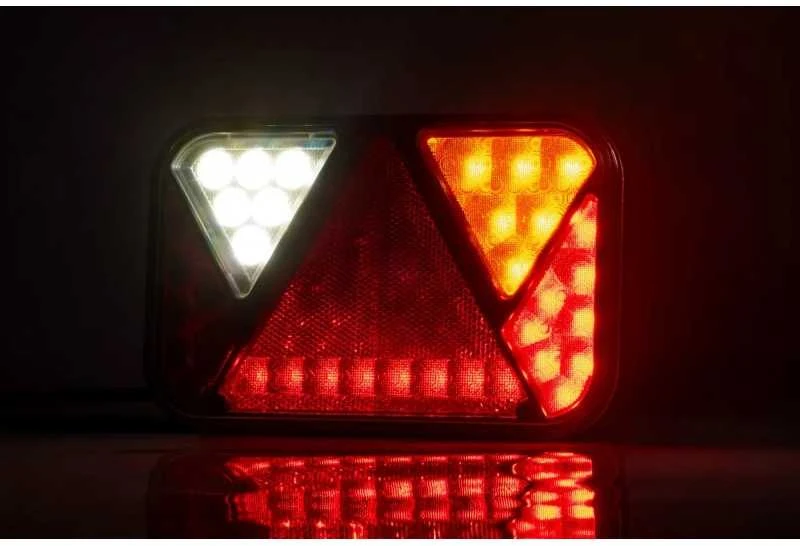 Myk Auto LED Galinis žibintas dešinės pusės