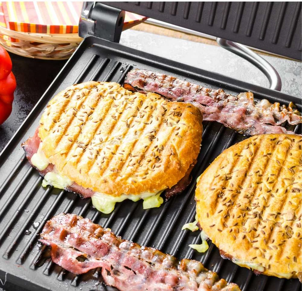Kontaktinis grilis FIT2 107A 2000W su 180° dangčiu, neprideganti danga