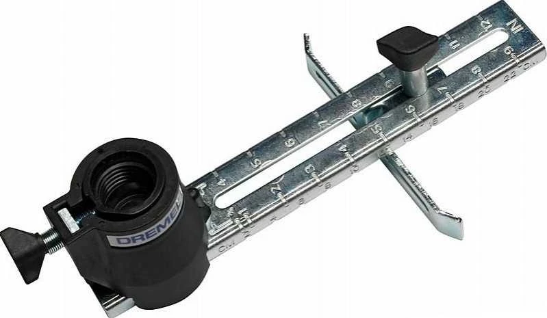 Bosch 678 Tiesių linijų ir apskritimų pjoviklis