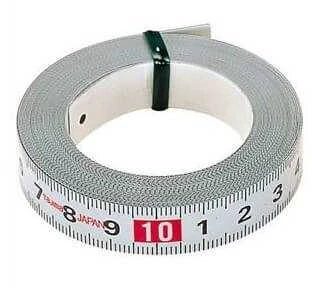 Klijuojama plieninė liniuotė Tajima 5m x 13mm