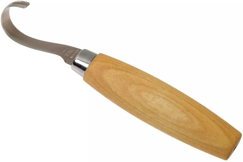 Šaukštų drožinėjimo peilis Morakniv® 164, lenkta geležtė 55x2,0mm. 13mm vidinis skersmuo. Viengubi ašmenys, beržinė rankena, odinis dėklas.