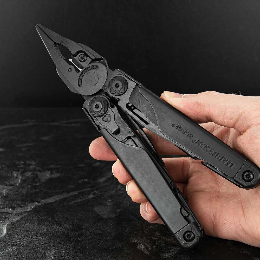 JAV Daugiafunkcinis įrankis Leatherman Surge juodas