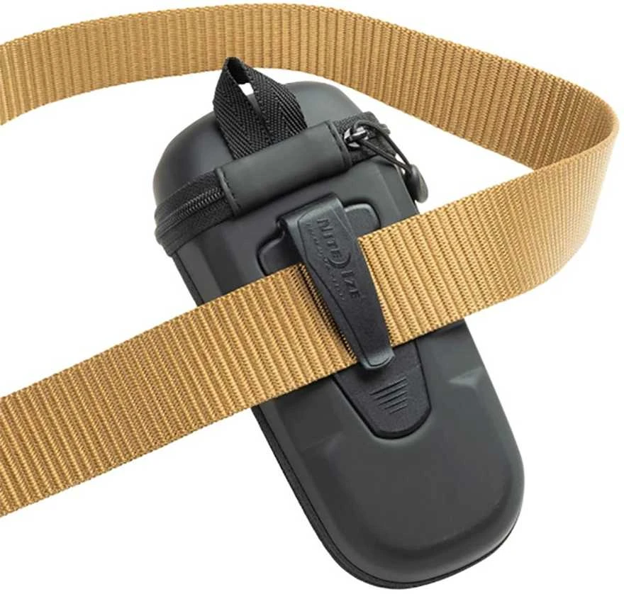 Nite-Ize dėklas akiniams Clip Case Hardshell XL Juodas