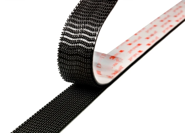 3M dvigubo užrakto daugkartinio uždarymo jungties sprendimas SJ355B, juodas, 25 mm x 2,5 m, 5,7 mm, lizdinė pakuotė, 1 ritinėlis
