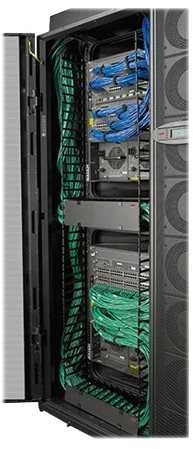 APC „NetShelter SX“ 2 dalių kabelių valdymo sistema