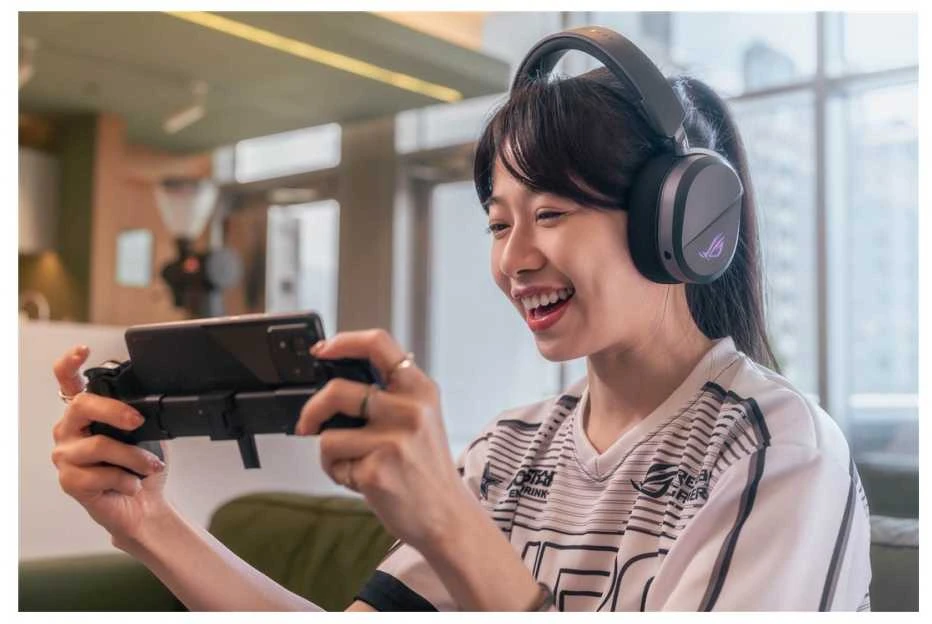 Ausinės Asus ROG PELTA juoda