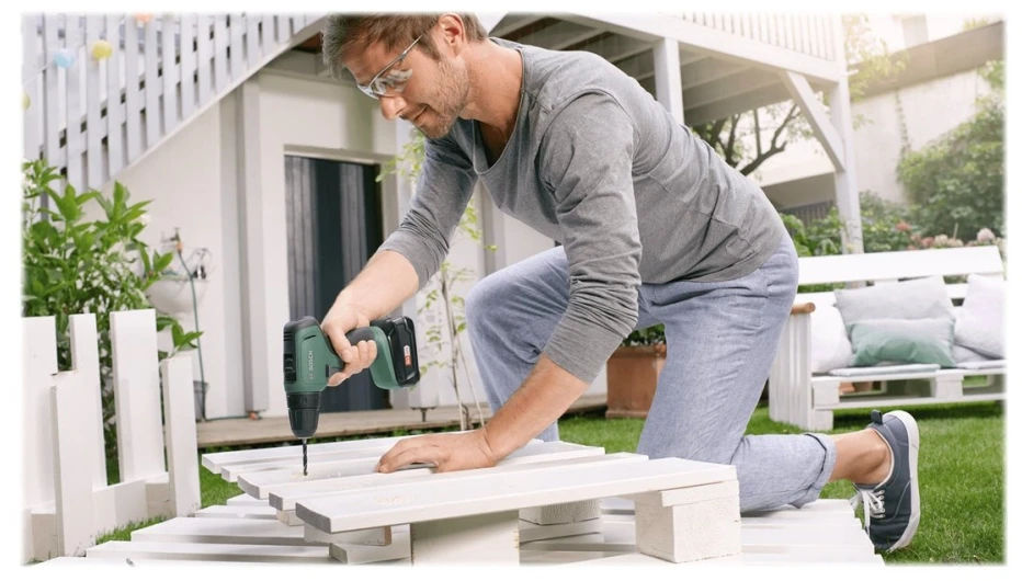 Bosch Universal Drill 18V (2x1,5) Akumuliatorinis dviejų greičių gręžtuvas - suktuvas
