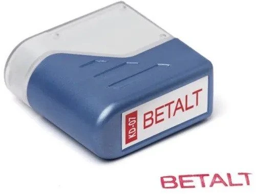 Melsvas Trodat Deskmate antspaudas su įrašu