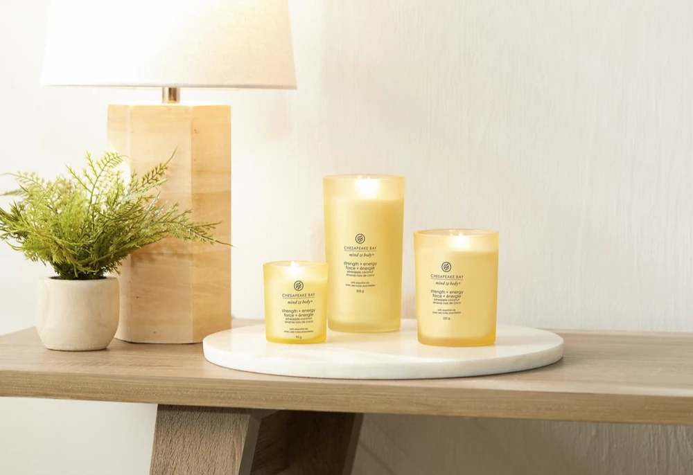 Chesapeake Bay Candle didelė žvakė – Strength & Energy (Pineapple Coconut)