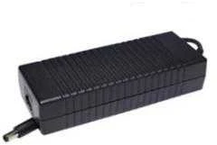 „Dell“ nešiojamojo kompiuterio kintamosios srovės adapteris 130 W 5 mm 6,7 A 19,5 V (PA-13)