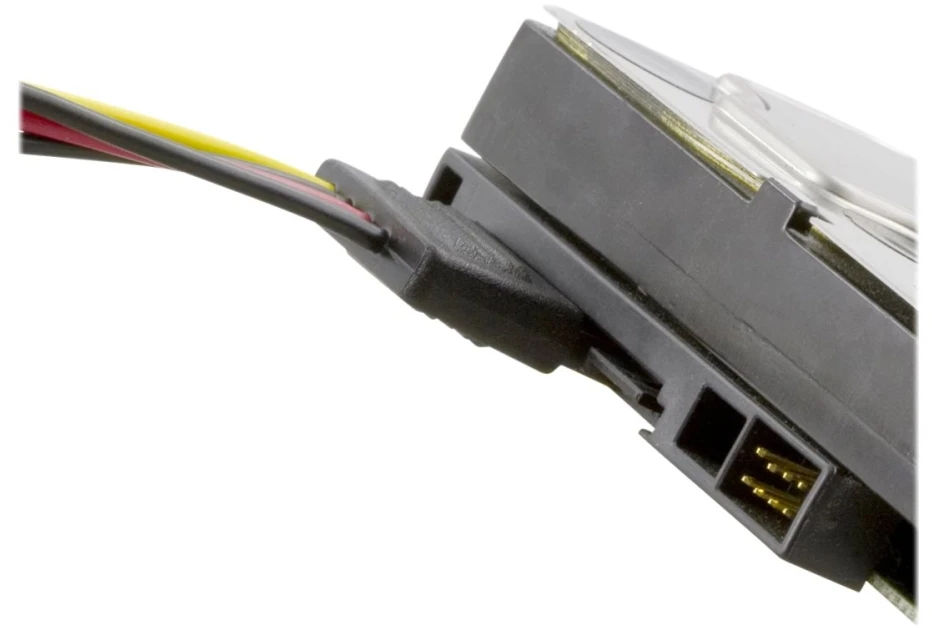 Inline Adapteris DELTACO 4 kontaktų, 15 kontaktų ATA / SATA-S