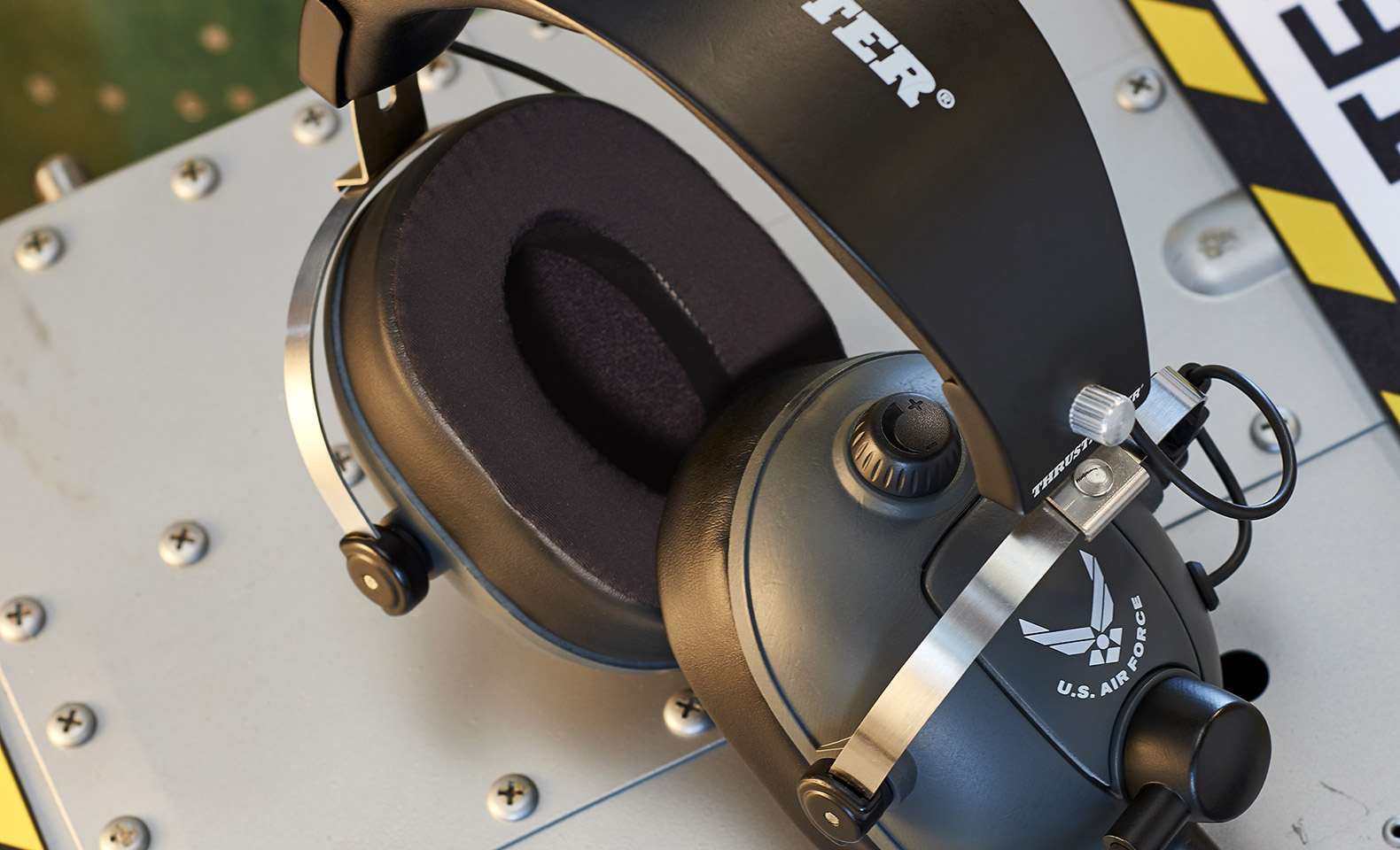 Žaidimų Ausinės Thrustmaster T.Flight U.S. Air Force Edition (PS4/XBOX One/PC) aprašymas - Prekės nuotrauka