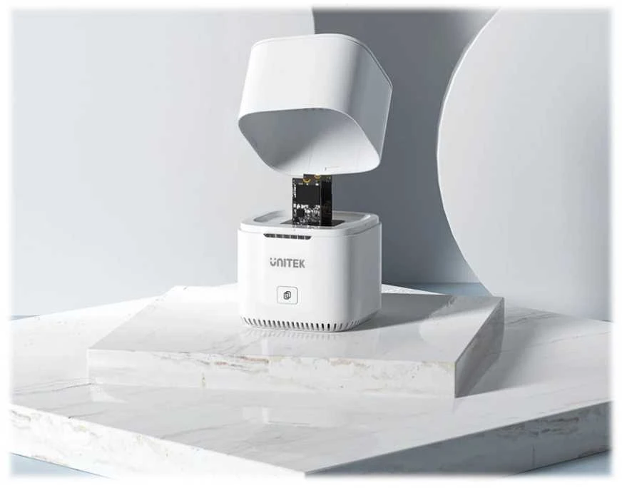 UNITEK SyncStation M.2 USB-C prie PCIe / NVMe M.2 SSD dviejų skyrių prijungimo stotis su neprisijungus veikiančiu klonu S1207A