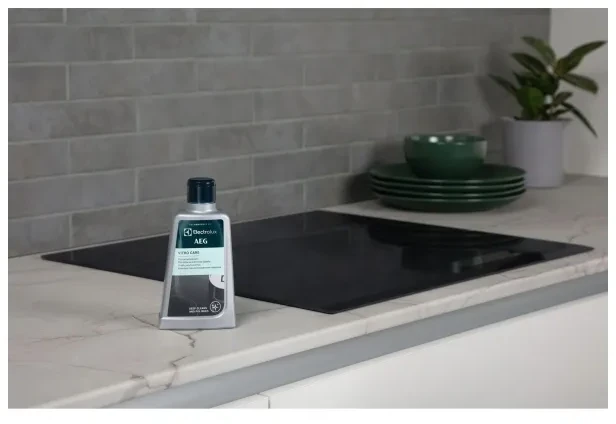 Electrolux M3HCC301, Plynų paviršiaus valymo priemonė, Kreminis, Riebalų valiklis, Butelis, 1 vnt., 370 g (902986524)