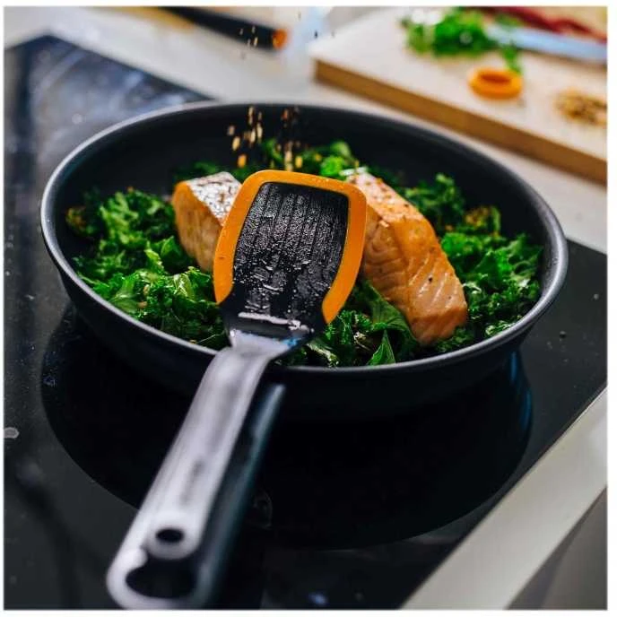 Fiskars FF silikoninė mentelė