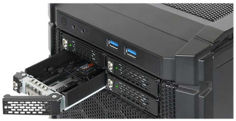 „Pocket Icy Dock“ 4x M.2 NVME SMD – „MiniSAS ToughArmor“ (MB720M2K-B)