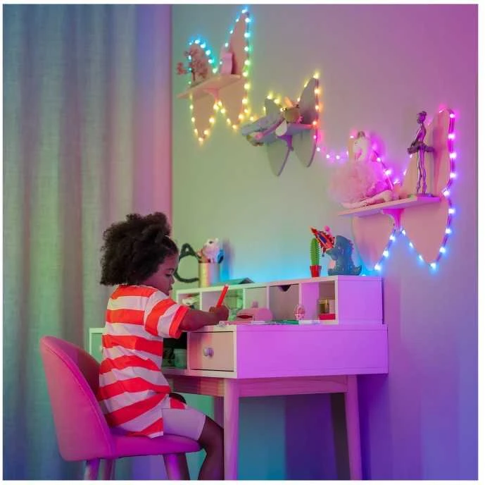 Kalėdinė girlianda Twinkly Heart - Shaped 200 RGB LED USB- C, žalios spalvos laidas