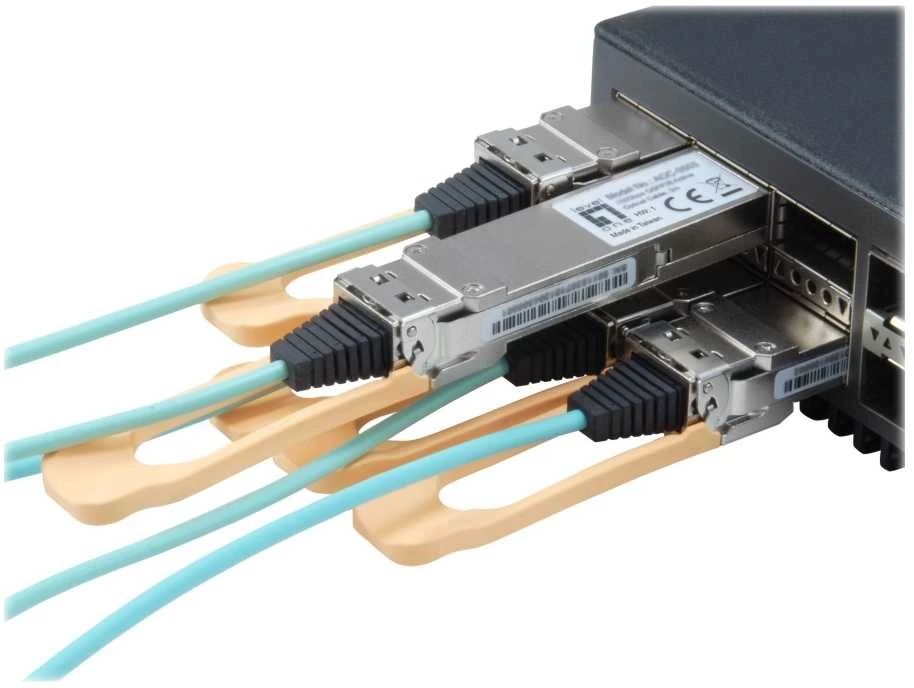 „Level One Modulis SFP LevelOne“ „LevelOne AOC-0502“ tinklo siųstuvo-imtuvo modulis Šviesolaidinis 103100 Mbit/s QSFP28 850 nm