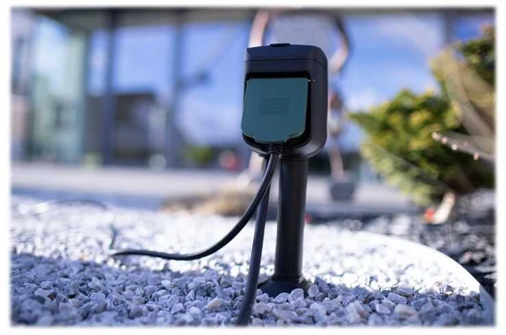 Brennenstuhl WiFi lauko lizdas 2 krypčių IP44 su įžeminimo smaigaliu