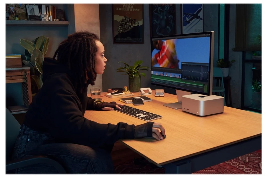 Monitorius Apple Mac Studio : M5 Max chip with 18-core CPU, 32-core GPU, 36GB, 512GB, Apple M, M5 Max, 36 GB, 512 GB, SSD, macOS 27 Golden Gate