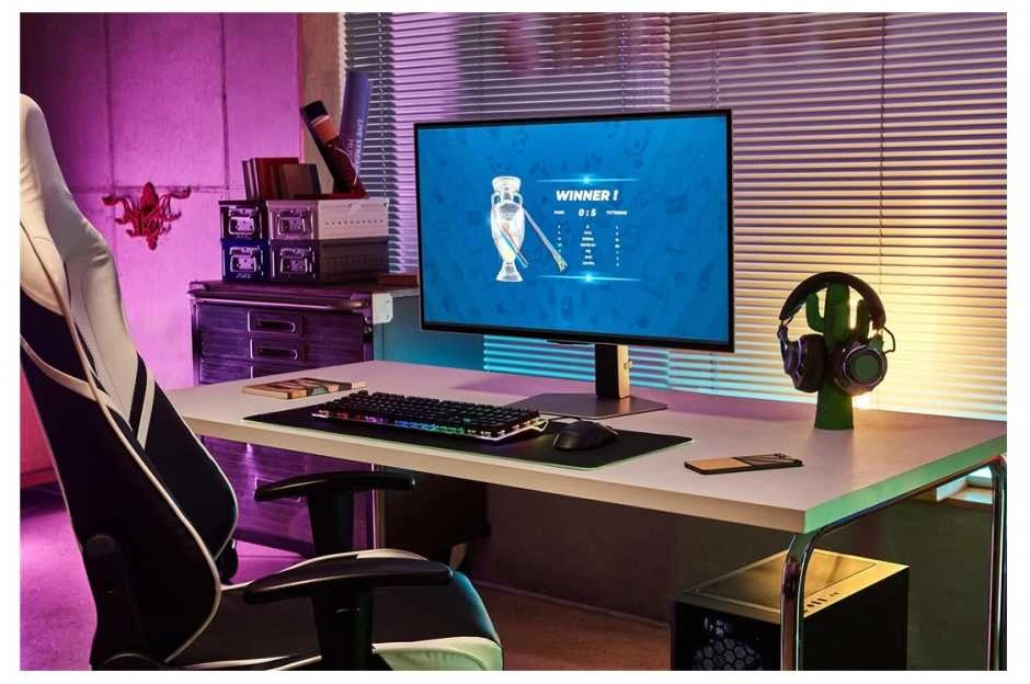 Monitorius - Samsung G60SD 27" Quad HD OLED Sidabrinis