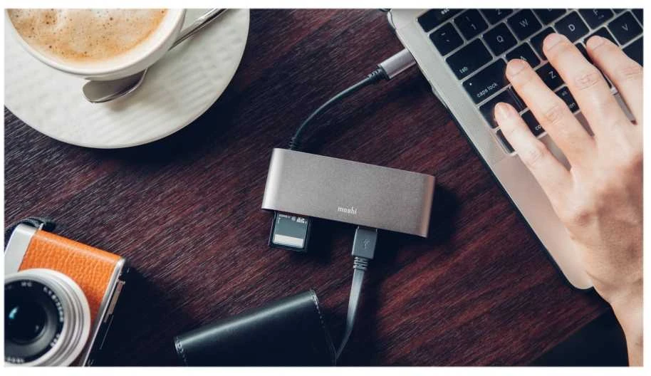 Moshi USB-C daugialypės terpės adapteris, titano pilkas
