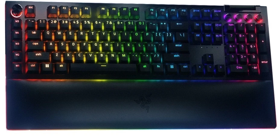 RAZER BlackWidow V4 Pro laidinė mechaninė klaviatūra (Geltona switch, US)