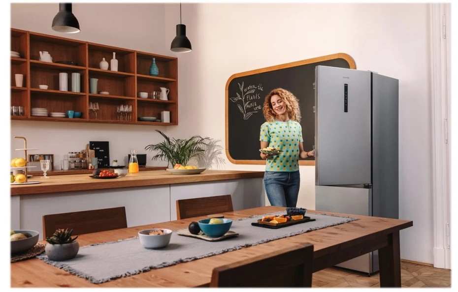 Gorenje | Šaldytuvas | NRK6202AXL4 | Energy efficiency class E | Free standing | Combi | Height 200 cm | No Frost system | Šaldytuvas net capacity 235 L | Šaldiklis net capacity 96 L | Ekranas | 38 dB | Nerūdijantis plienas