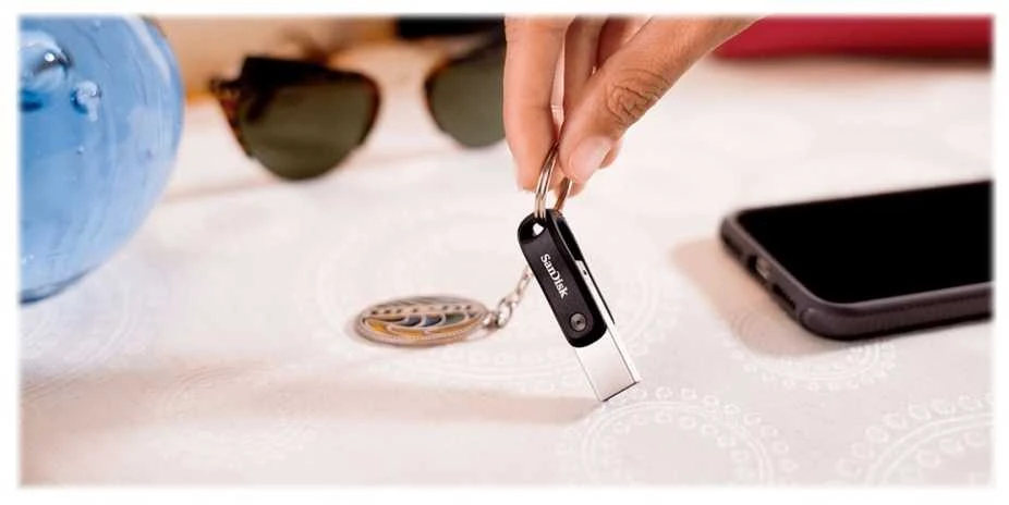 „SANDISK iXpand Flash Drive Go 256GB“ – USB3.0 + „Lightning“ – skirti „iPhone“ ir „iPad“