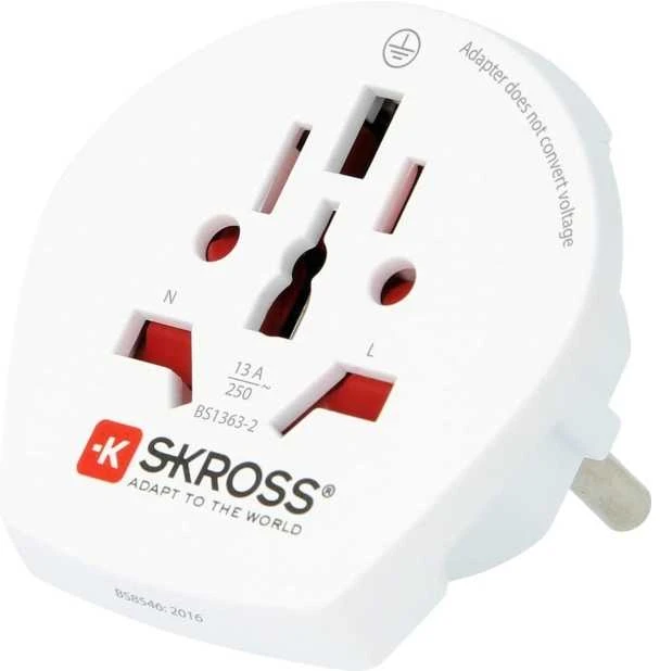 Skross kelioninis adapteris – vaizdas iš priekio