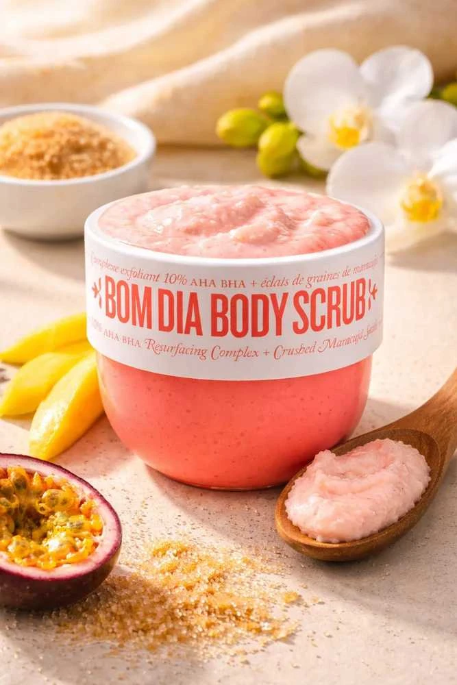 Sol De Janeiro Bom Dia Bright Body Scrub kūno šveitiklis, 220 ml