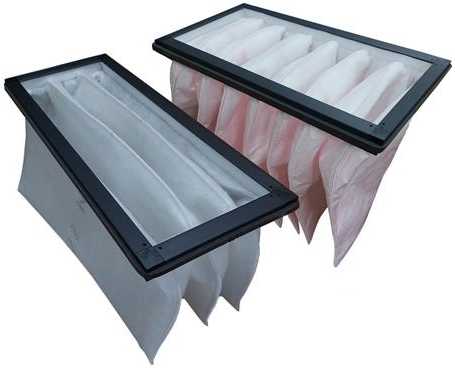 SYSTEMAIR maišelinis filtras, F7/G3 klasės, skirtas VR700. Tiekiamo oro F7 (ePM2.5 70 %) 435x220x330 mm ir ištraukiamo oro G3 (šiurkštus 50 %) 435x205x250 mm.