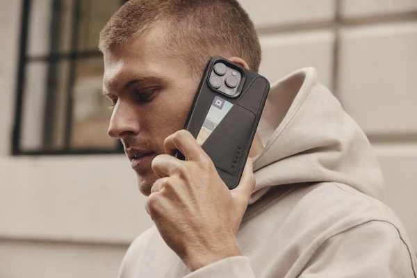 Dėklas Troubadour Goods Limited Mujjo Full Leather Wallet Case – dėklai, sukurti iPhone 15 Pro Max, suderinami su MagSafe (juodas)