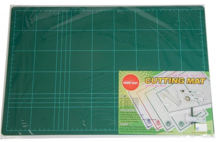 Usorteret Oem Pjaustymo lenta 45x30cm 3mm žalia