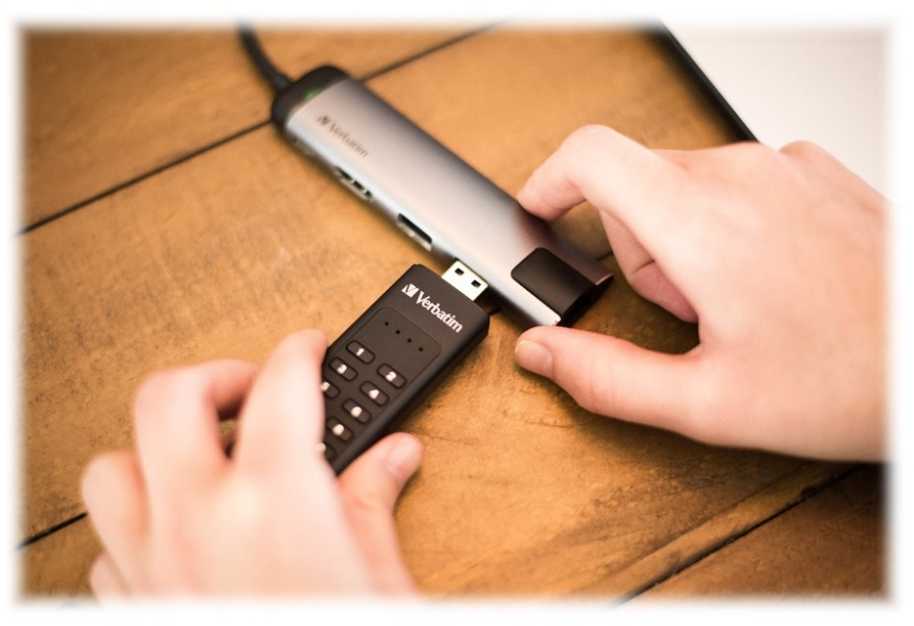 Išorinis diskas Verbatim klaviatūra Saugus USB 3.2 Gen 1 64 GB kiekvienas 49428