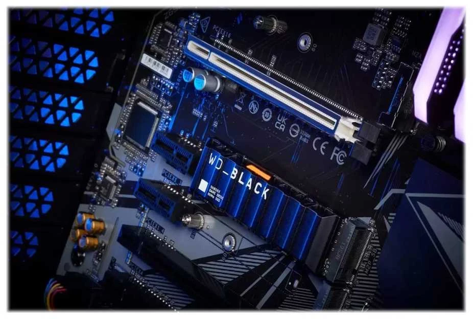 WD Juodas 2TB SN850X NVMe SSD itin greitas PCIe Gen4 x4 M.2 su vidiniu radiatoriumi, vienoje pakuotėje, maitinamas „SANDISK“