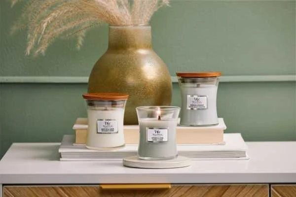 WoodWick Aromatinė žvakė (Lavender & Cedar), 275 g