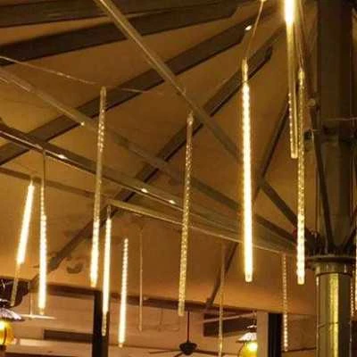 Iso Trade LED lemputės meteorų lietus (šiltai baltos, 8 meteorų lazdelės)