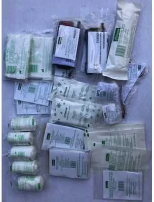 Įvairūs Pirmosios pagalbos rinkinys PVC dėkle (Juoda sp.)