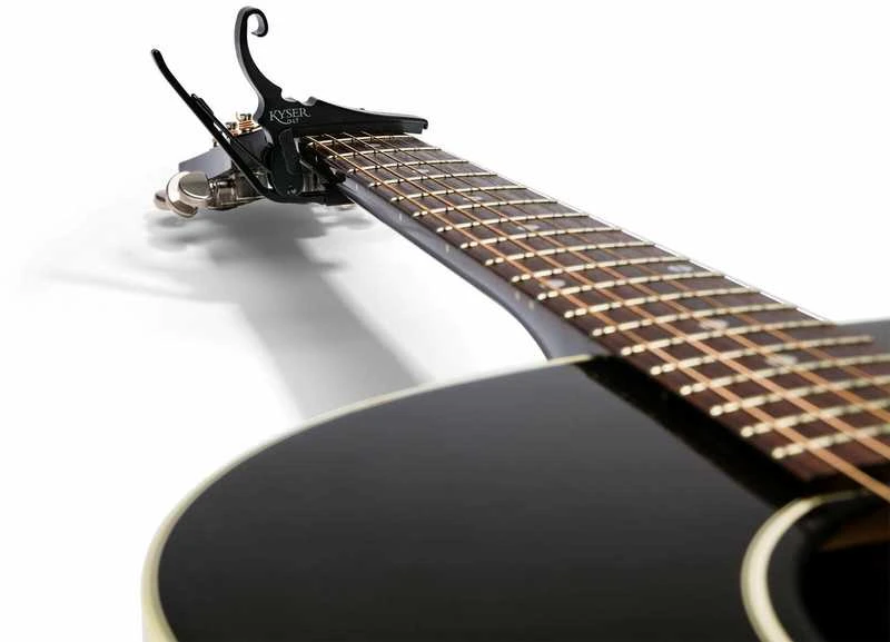 Kapodasteris Kyser KG6LTA akustinei gitarai
