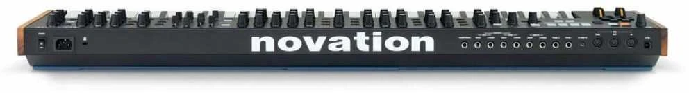 Sintezatorius Novation Summit