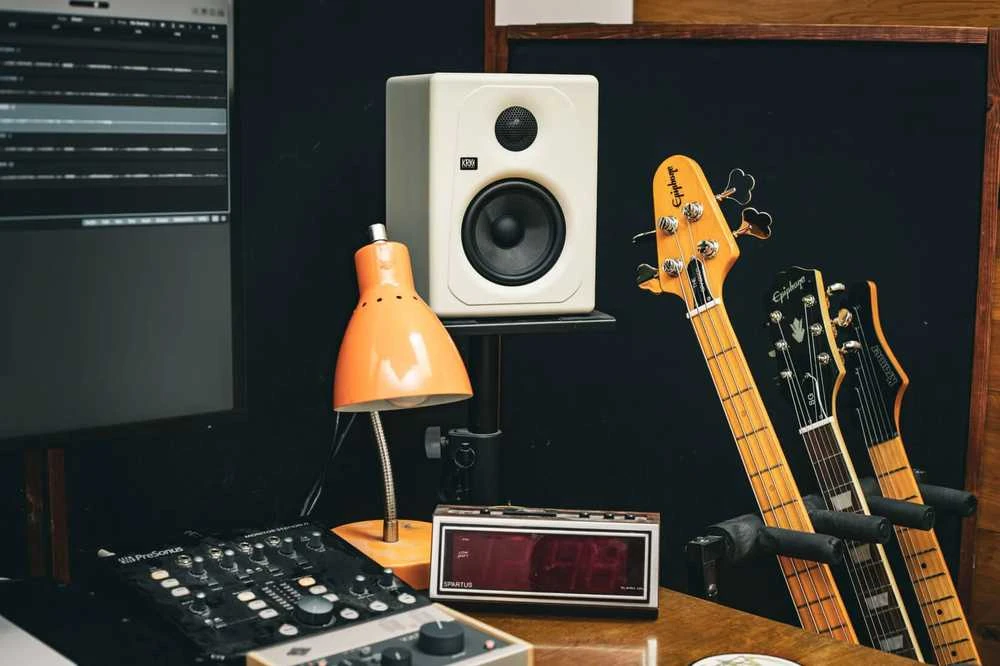 Studijinės kolonėlės KRK Kreate 5 Latte