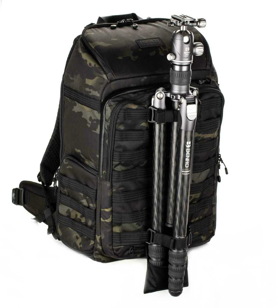 Kuprinė fotoaparatui - Tenba Axis v2 32L, talpina 1-2 fotoaparatus, 9 objektyvus, 17" nešiojamąjį kompiuterį, MultiCam Juodas