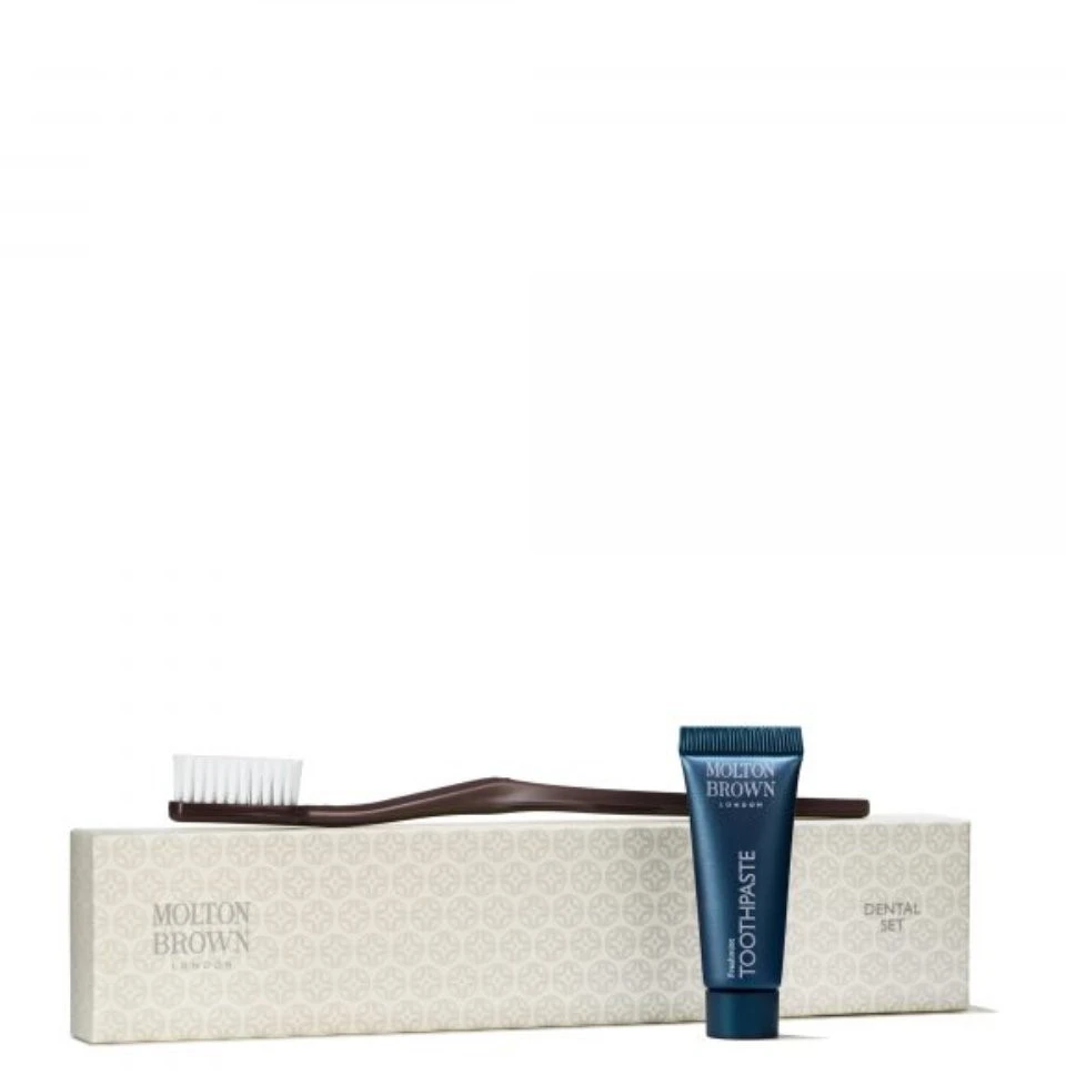 Prabangi dantų priežiūros priemonių rinkinys „Molton Brown“: dantų šepetėlis „Molton Brown“ + gaivinanti dantų pasta „Molton Brown“