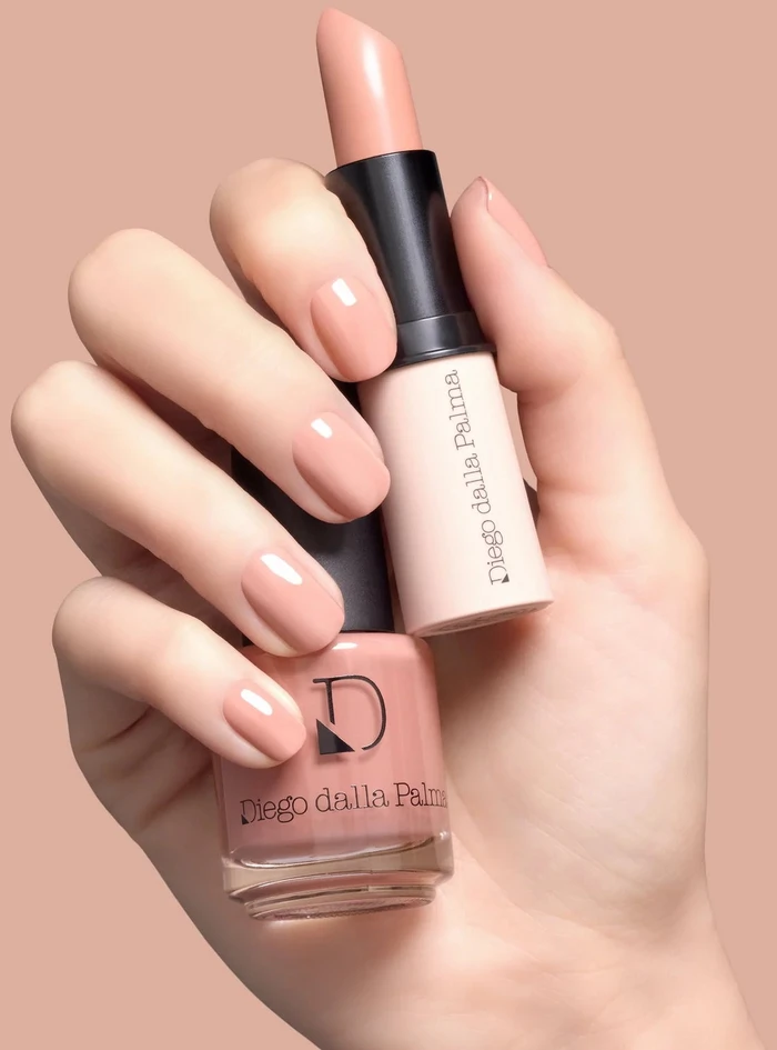 „Diego Dalla Palma“ makiažo nagų lakas be tolueno, visiškai padengiantis nagų lakas „208 Magnetic Naked“, 14 ml