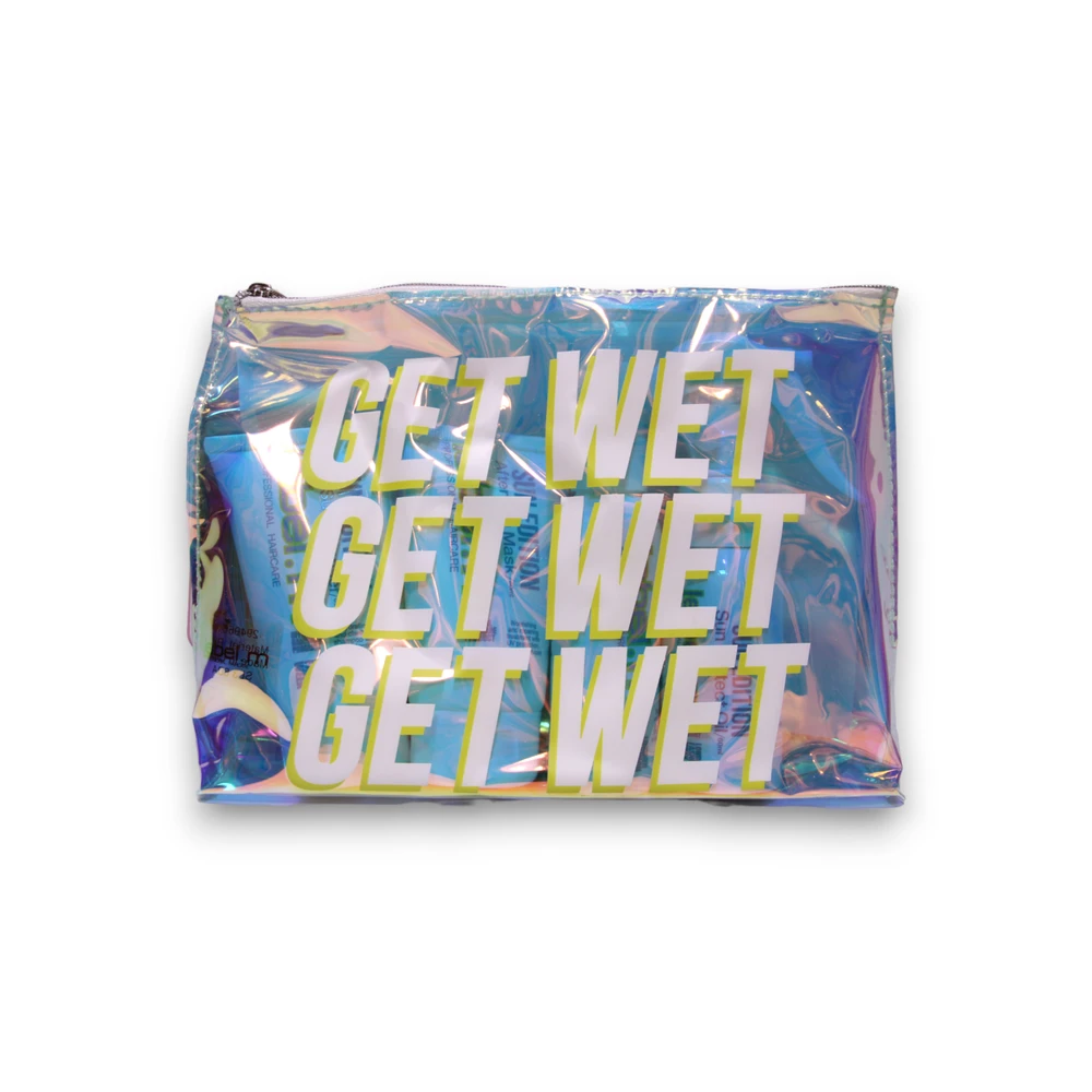 Label.M „Get Wet Sun Edition“ rinkinys. M: „Sun Editon“ UV filtro plaukų lakas stiprinimui, 50 ml + „Sun Editon“ plaukų aliejus su UV filtru, atgaivinantis spindesį ir atkuriantis spindesį, 60 ml + „Sun Editon“ plaukų šampūnas drėkinimui, 60 ml + „Sun Editon“ plaukų šampūnas su UV filtru.