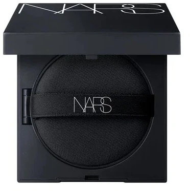 „Nars Natural Radiant Longwear Cushion“ pudros makiažo pagrindas, tuščias, plastikinis, kompaktiškas dėklas, juodas