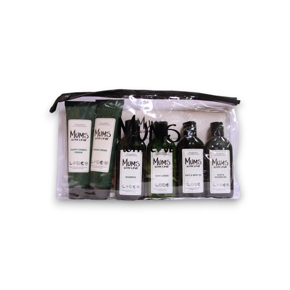 „Starter Kit“ rinkinys „Mums With Love“: „Mums With Love“ drėkinamasis kūno losjonas, 100 ml + „Mums With Love“ valomasis plaukų šampūnas, 100 ml + „Mums With Love“ dušo želė visų tipų odai, 100 ml + „Mums With Love“ valomasis vonios aliejus, 100 ml + „Happy Cheeks“ atstatomasis [kr]